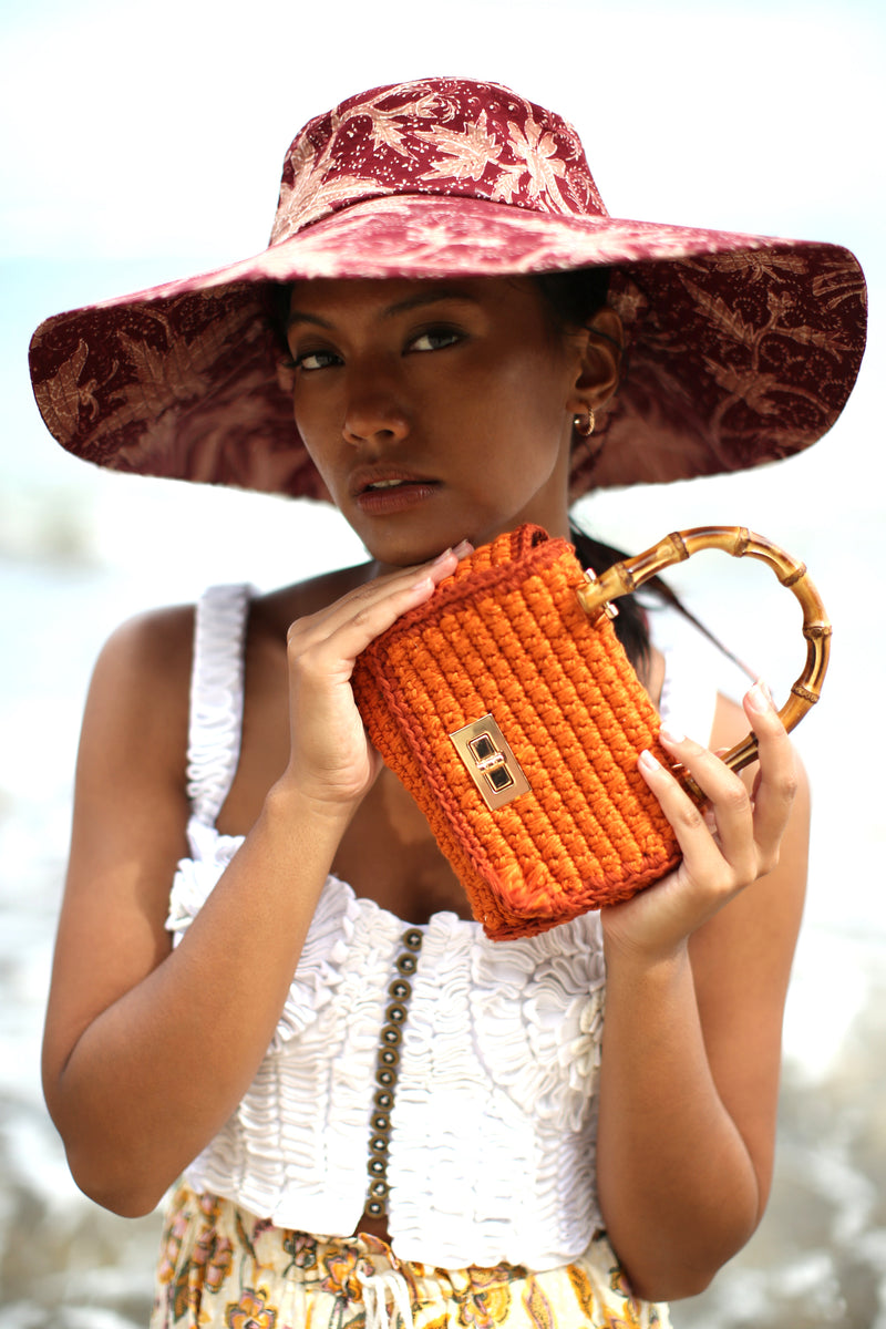 AIRMAIL Petit sac à main au crochet en rose et rouge